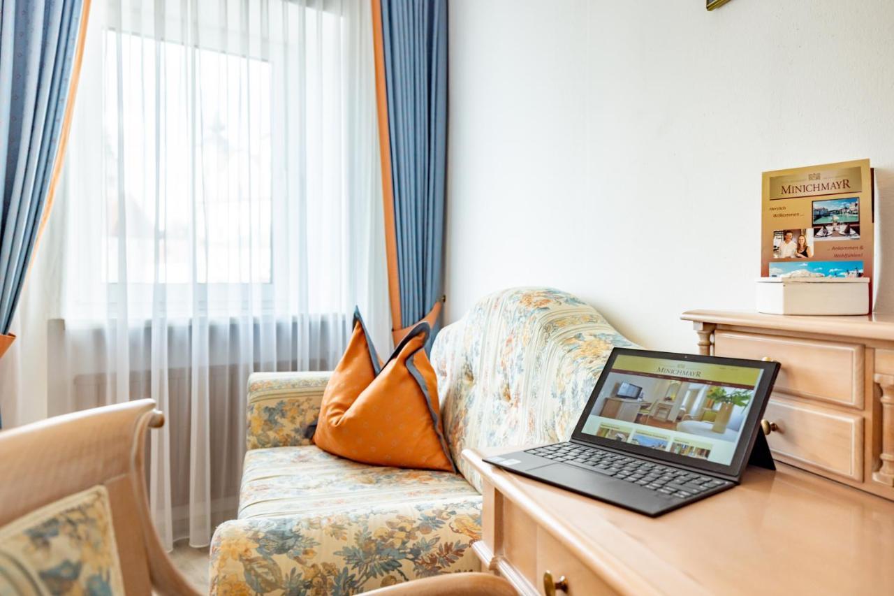 Hotel-Restaurant Minichmayr ชไตอาร์ ภายนอก รูปภาพ