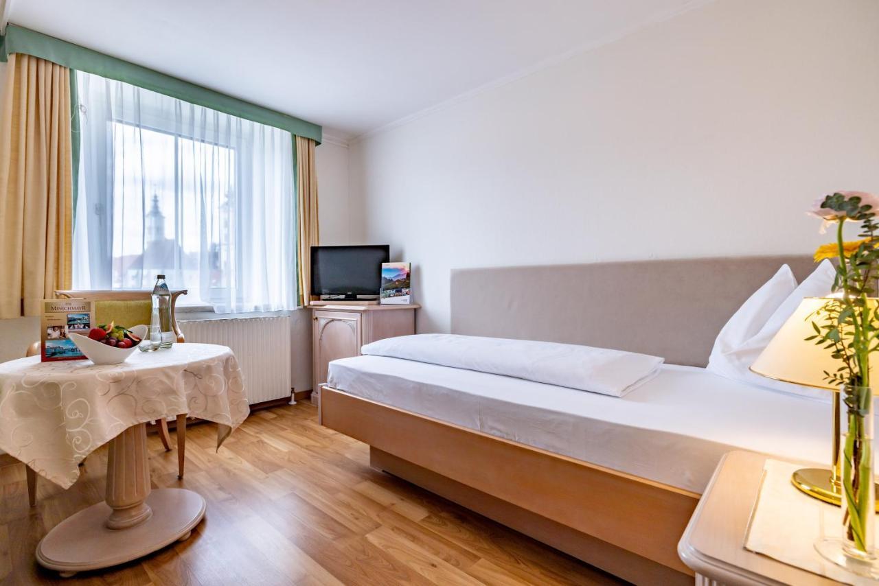 Hotel-Restaurant Minichmayr ชไตอาร์ ภายนอก รูปภาพ