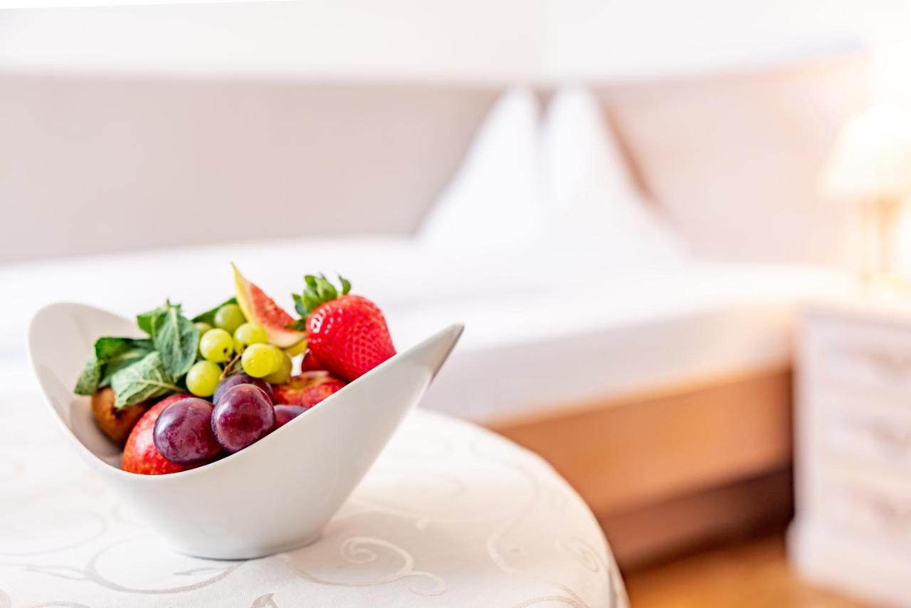 Hotel-Restaurant Minichmayr ชไตอาร์ ภายนอก รูปภาพ