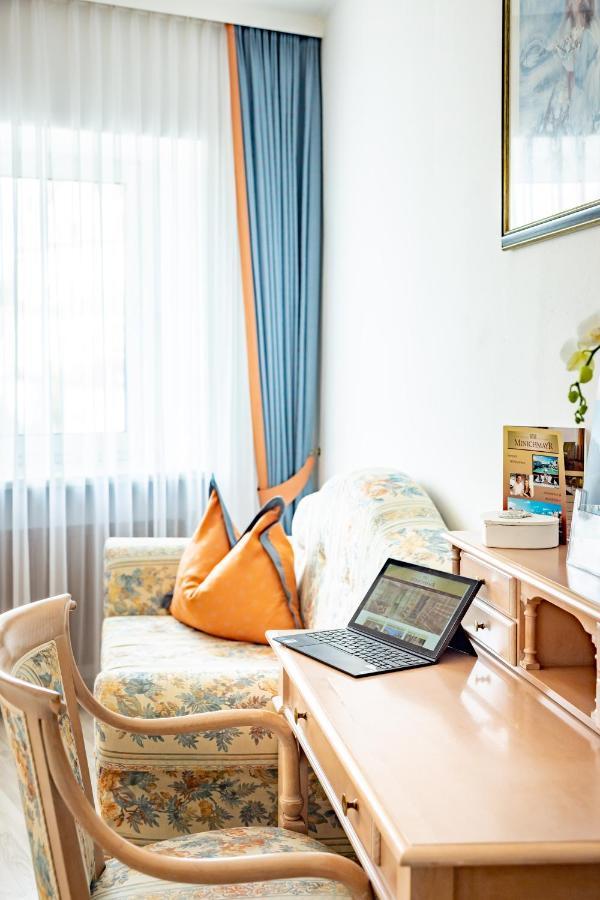 Hotel-Restaurant Minichmayr ชไตอาร์ ภายนอก รูปภาพ