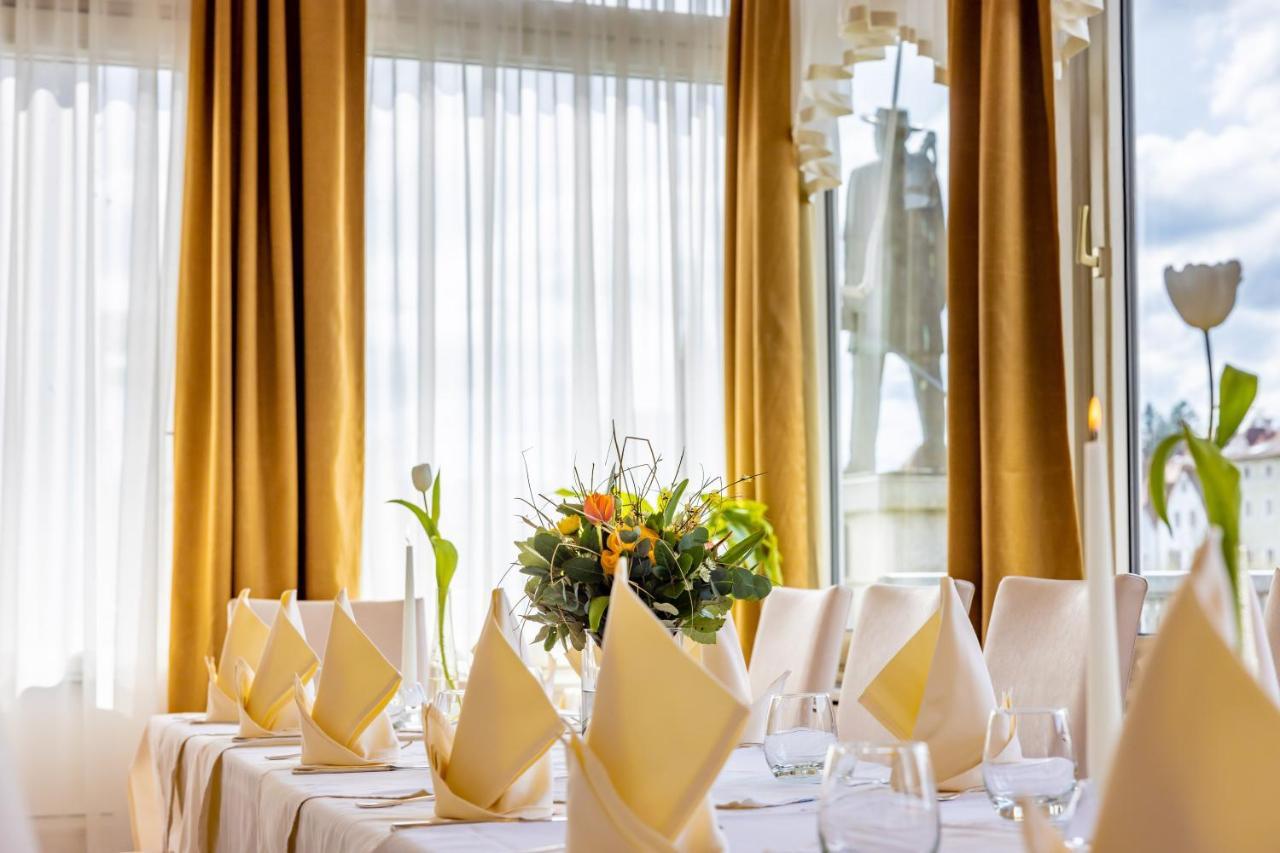 Hotel-Restaurant Minichmayr ชไตอาร์ ภายนอก รูปภาพ