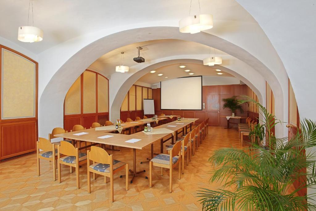 Hotel-Restaurant Minichmayr ชไตอาร์ ภายนอก รูปภาพ