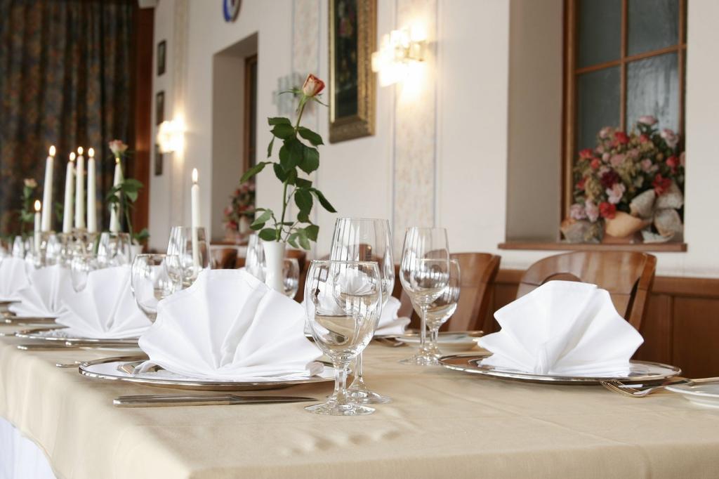 Hotel-Restaurant Minichmayr ชไตอาร์ ภายนอก รูปภาพ