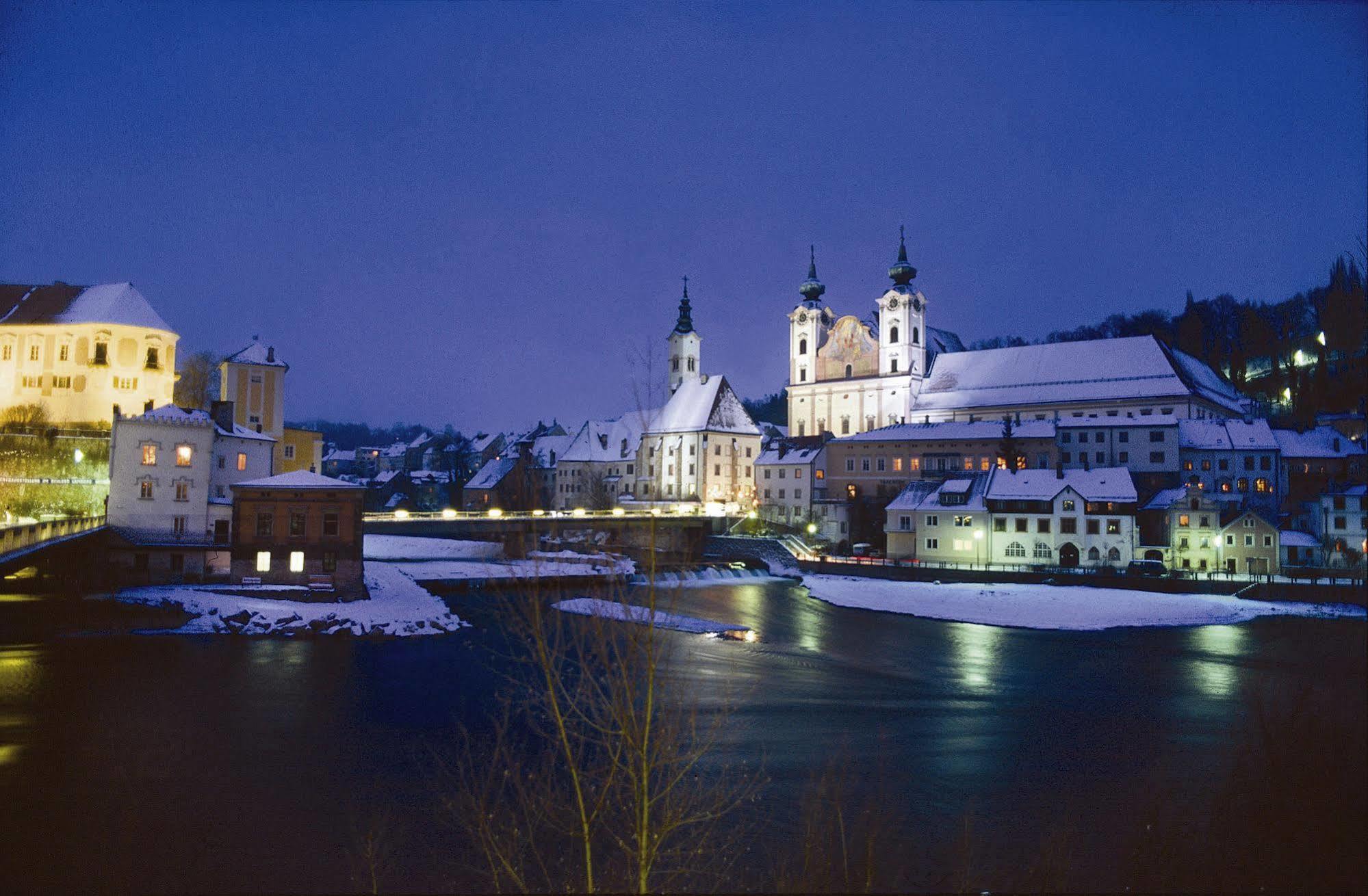 Hotel-Restaurant Minichmayr ชไตอาร์ ภายนอก รูปภาพ