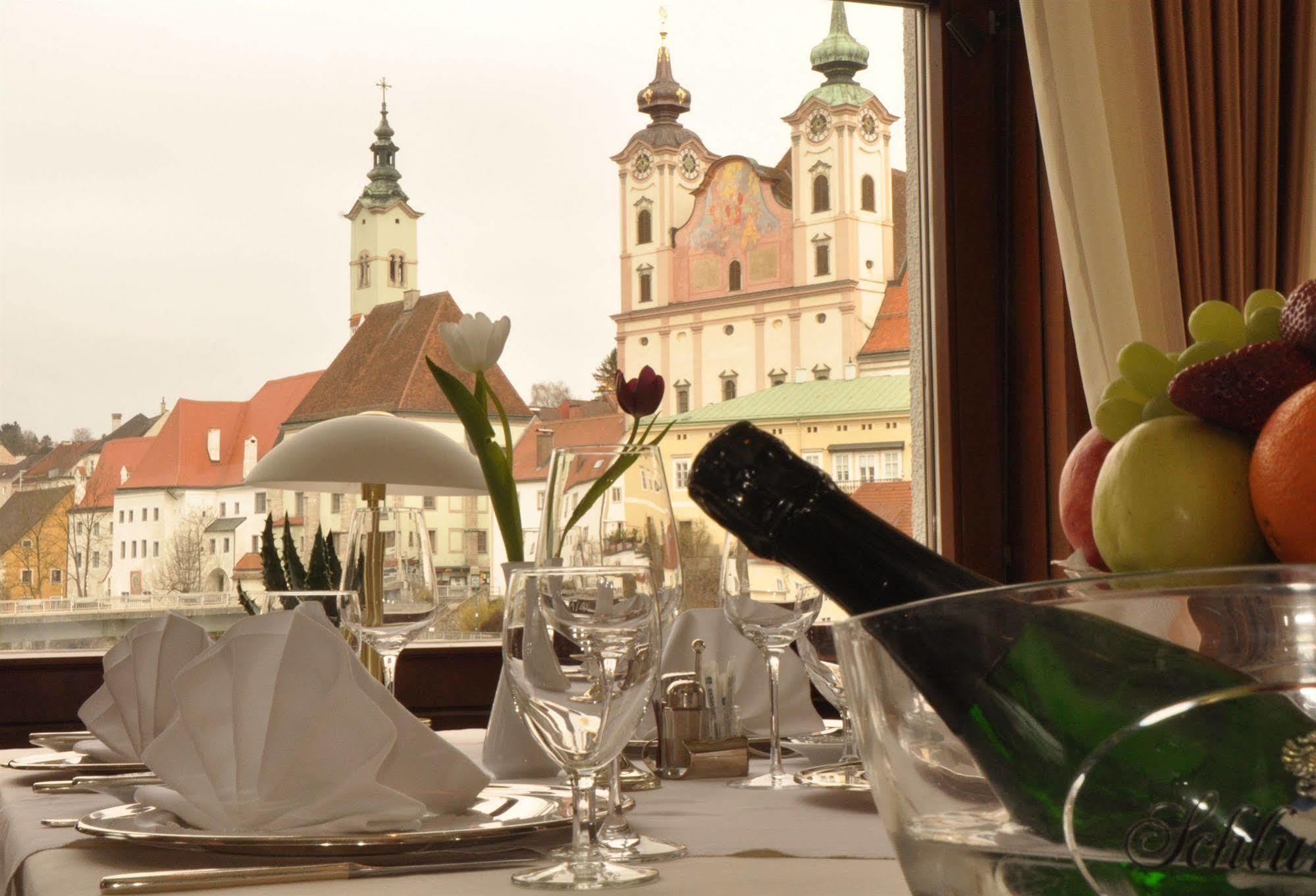 Hotel-Restaurant Minichmayr ชไตอาร์ ภายนอก รูปภาพ
