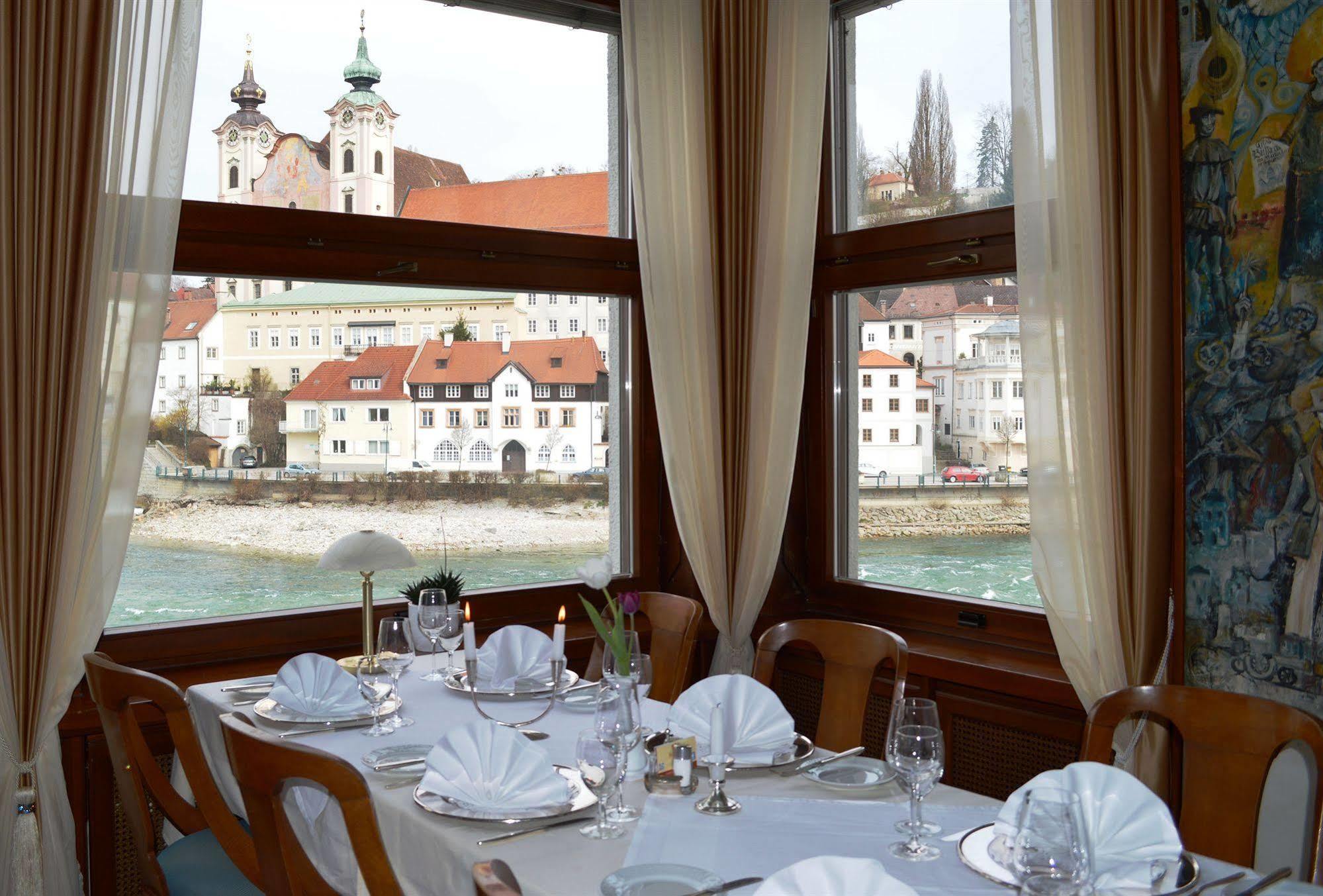 Hotel-Restaurant Minichmayr ชไตอาร์ ภายนอก รูปภาพ