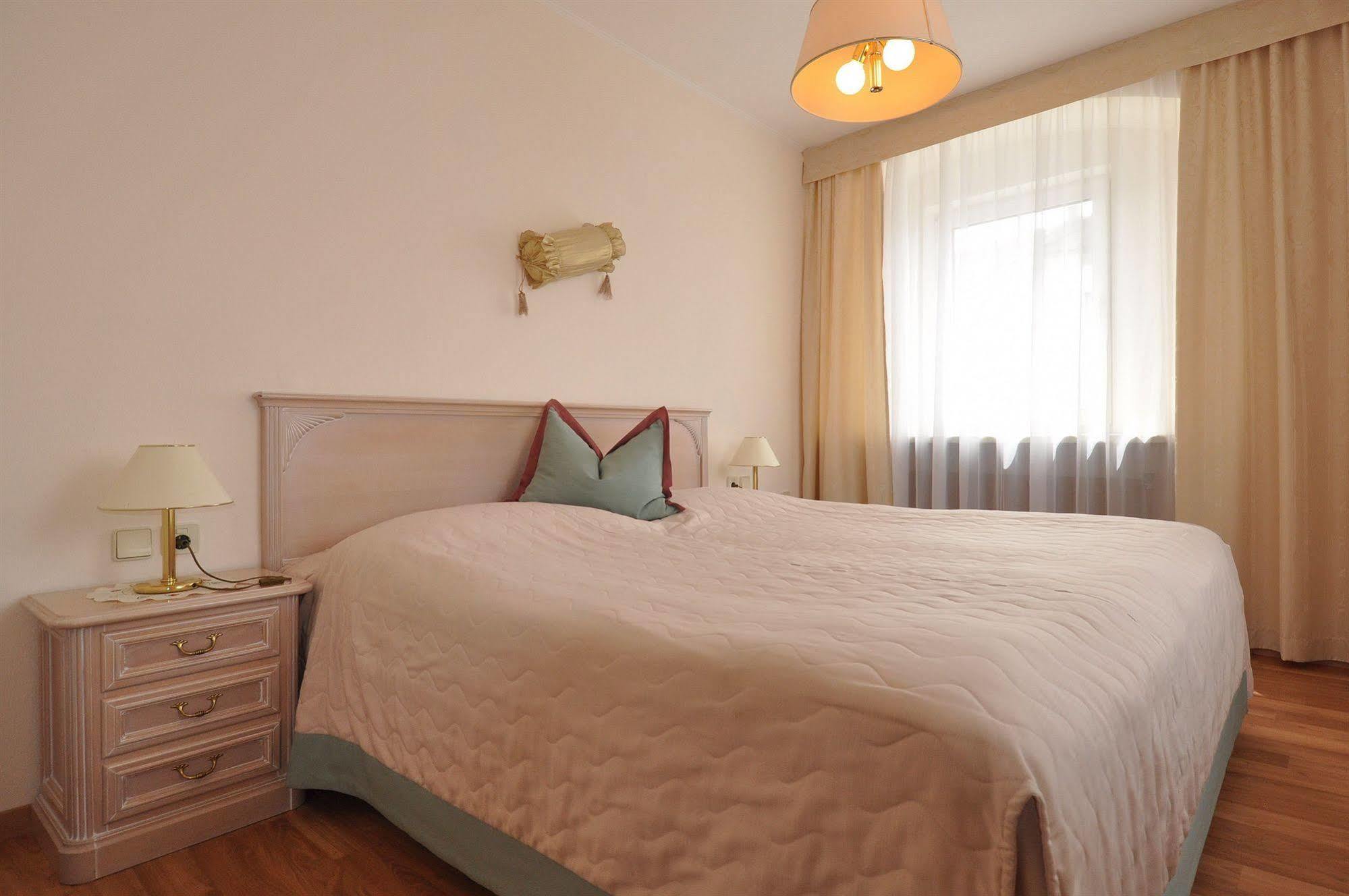 Hotel-Restaurant Minichmayr ชไตอาร์ ภายนอก รูปภาพ