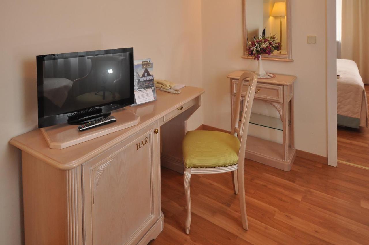 Hotel-Restaurant Minichmayr ชไตอาร์ ภายนอก รูปภาพ