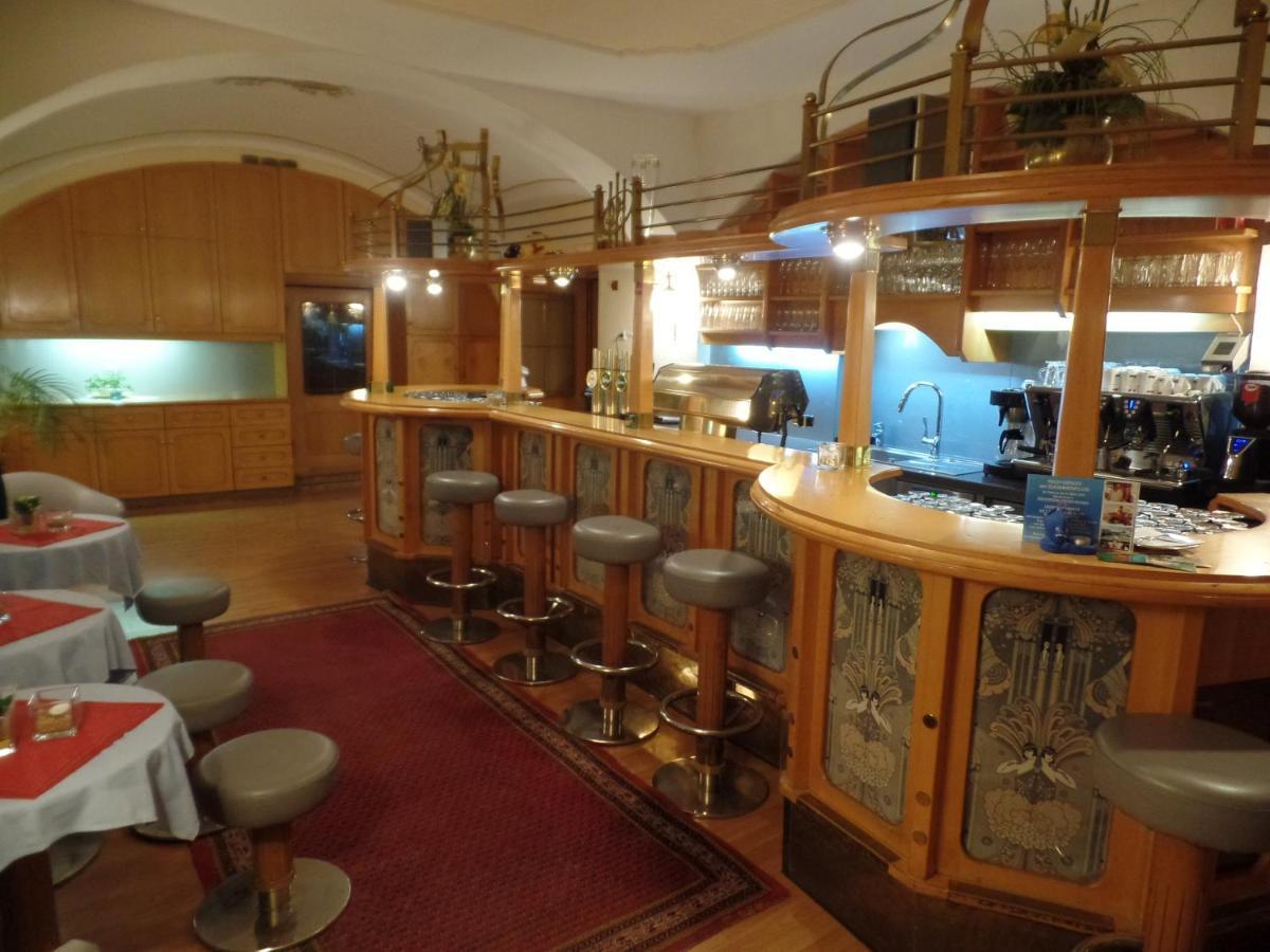 Hotel-Restaurant Minichmayr ชไตอาร์ ภายนอก รูปภาพ
